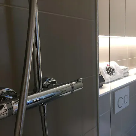 In Swiss - Barfuesserplatz Bar Street Apartment